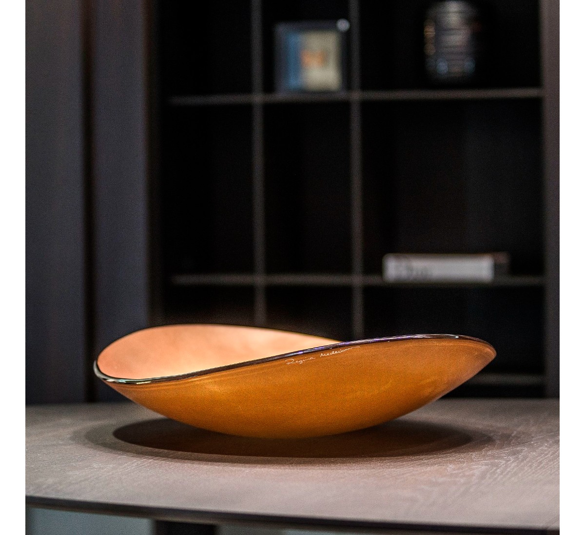 Ваза OVAL Cobre Gardeco, стоимость 146 395 руб.  Фотография 7